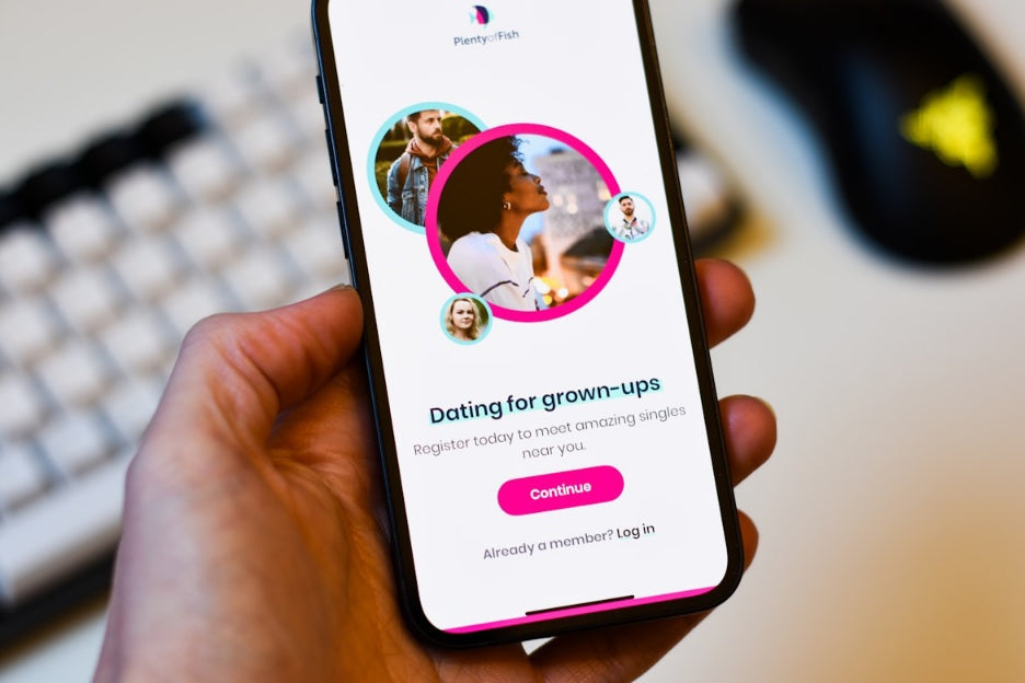 Apps de citas a los 50: cómo empezar con seguridad y confianza después del divorcio