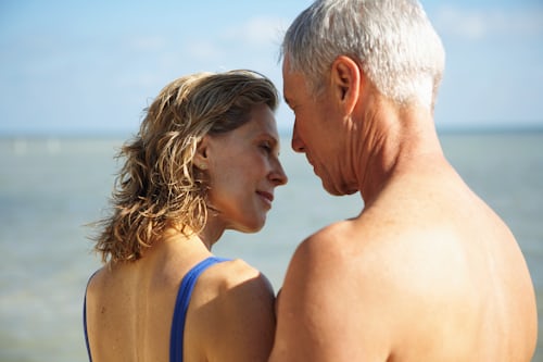 Placer y erotismo después de los 50: juguetes y consejos para la madurez
