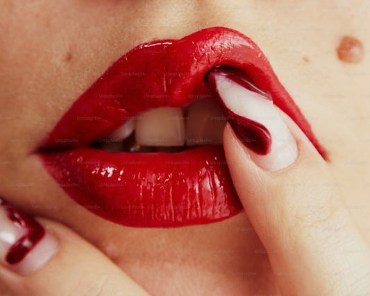 Sexo oral sin tabúes: cómo potenciar el placer con cosmética erótica y juguetes