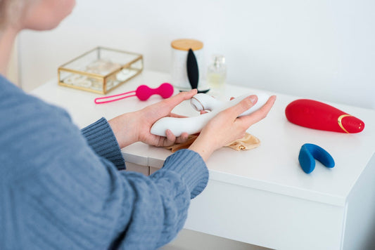 Juguetes eróticos discretos para adultos maduros: cómo elegir con confianza después de los 50